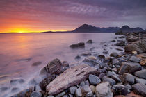 Spectacular sunset at the Elgol beach, Isle of Skye, Scotland von Sara Winter