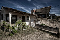 Abandoned House on the beach  Aguas Dulces von Diana C. Bernardi