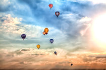 Viele bunte Heißluftballons von Gina Koch