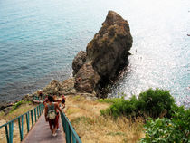 Tourists go down to the Black sea, Crimea von Yuri Hope