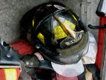 Fireman - Fire Fighter's Helmet Closeup von Susan Savad