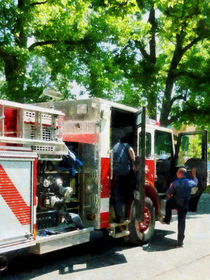 Getting Into The Fire Truck von Susan Savad
