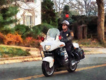 Motorcycle Cop on Patrol von Susan Savad