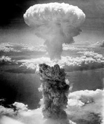 Mushroom Cloud Over Nagasaki von warishellstore
