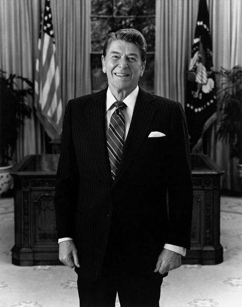 973-president-ronald-reagan-standing-oval-office-1985-poster-print