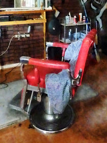 Red Barber Chair von Susan Savad