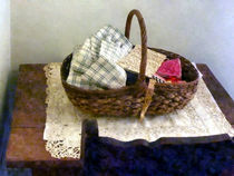 Basket With Cloth and Measuring Tape von Susan Savad