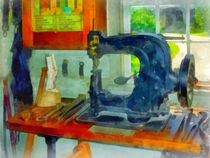 Sewing Machine in Harness Room von Susan Savad