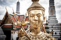 Goldene Statue in Thailand von Jan Schuler
