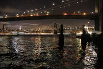 New York Skyline Big Apple mit Brooklyn Bridge bei Nacht by ann-foto