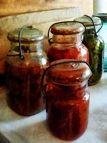 Tomatoes and String Beans in Canning Jars von Susan Savad