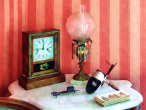 Stereopticon Lamp and Clock von Susan Savad