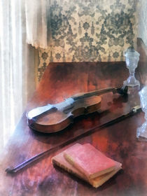 Violin on Credenza von Susan Savad
