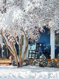 Rocking Chair on Porch in Winter von Susan Savad