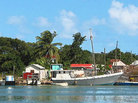 Fa-dockedboatsantigua