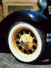 Car Wheel Closeup von Susan Savad