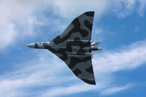 Vulcan bomber in flight by Steve Ball