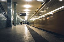Yellow subway passing by by mainztagram