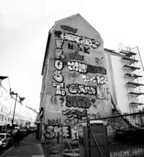 Graffiti in der Schanze  by Marcel Zurmöhle