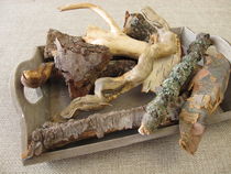 Bastelmaterial mit Wurzelholz, Rinde und Zweigen von Heike Rau