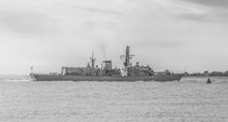 HMS Iron Duke approaches Portsmouth Harbour von Malc McHugh