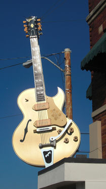 Gitarre am weltberühmten Sun Studio in Memphis by Christian Hallweger