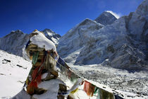 Gebetsfahne am Mount Everest by Gerhard Albicker