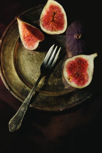 Still life with fresh figs by Jarek Blaminsky