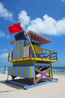 Art Deco Lifeguard - am Strand von Miami Beach von Mellieha Zacharias