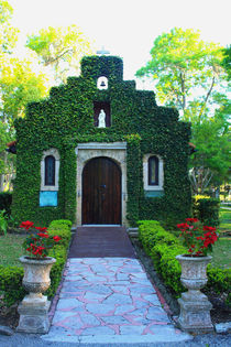 Schöne Kapelle mit Madonna in St. Augustin Florida by Mellieha Zacharias