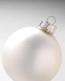 White Ornament von Daniel Troy