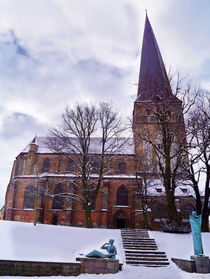 Nordansicht der Rostocker Petrikirche im Winter by Sabine Radtke