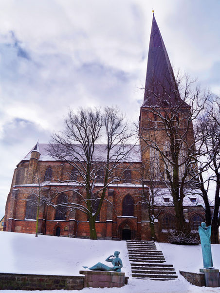 Petrikirchegesamt-nordansicht-winter