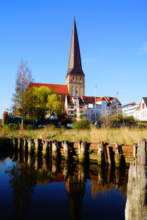Petrikirche Rostock im Frühling by Sabine Radtke
