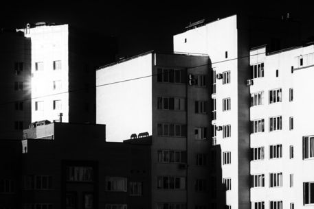 Buildings-at-dawn-in-monochrome