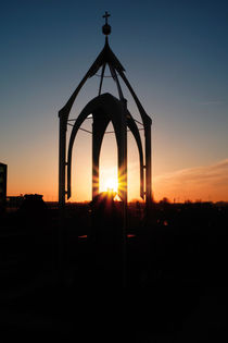 Sonnenaufgang über dem Slüterdenkmal by Sabine Radtke