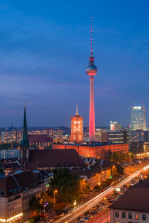 Berliner Fernsehturm bei Nacht von Franziska Mohr