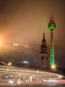 Fernsehturm im Nebel Farbe by Franziska Mohr