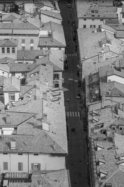 Bologna-strada-maggiore-dalla-torre-degli-asinelli