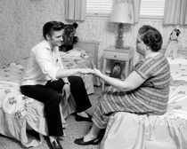 Elvis Presley with Gladys In a Bedroom von Phillip Harrington