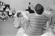 Elvis Presley with Gladys In a Bedroom von Phillip Harrington