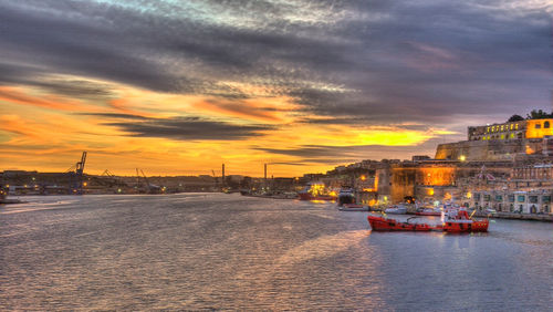Valletta-harbour-sunset