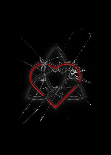 Celtic-knotwork-valentine-heart-broken-glass-1-5x7