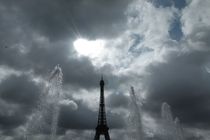 Eiffel fountain by Henk de Groot