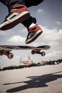 Fliegendes Skateboard von hummelos