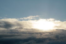 Sonnenaufgang über den Wolken by Mike Merres
