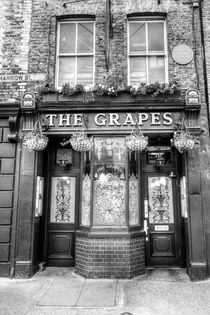 The Grapes Pub London von David Pyatt