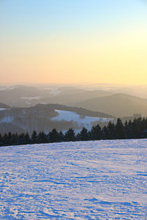 Winterlandschaft vor Sonnenuntergang by Bernhard Kaiser