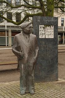 Denkmal für den Bürgermeister und Präsidenten des Senats der Freien und Hansestadt Bremen by Anja  Bagunk