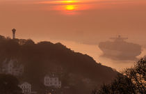 'Morgends im Nebel an der Elbe Hamburg' von Dennis Stracke